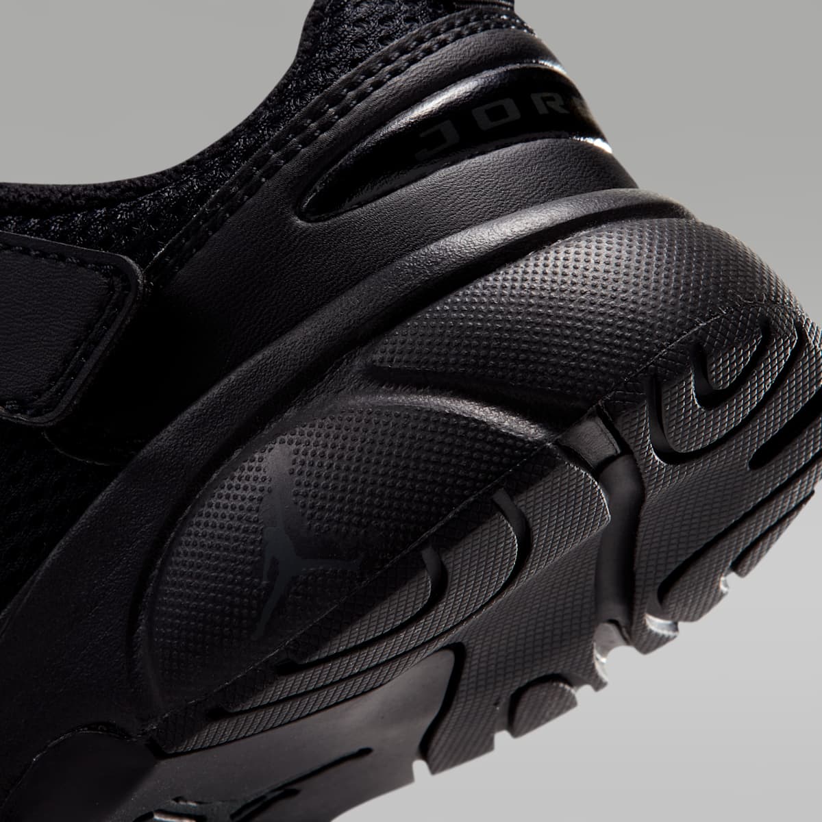 Jordan Trunner Flow Little Kids' Shoes - Black/Dark Smoke Grey - Image 8