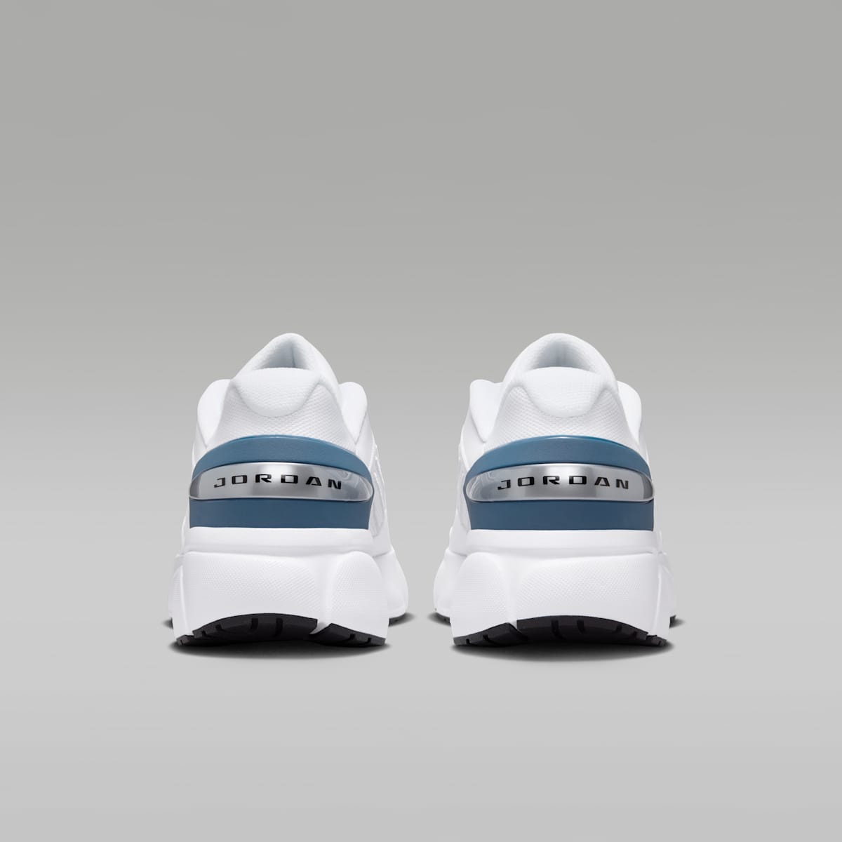 Jordan Trunner Flow Men's Shoes - White/True Blue/Black/Fire Red - Image 6