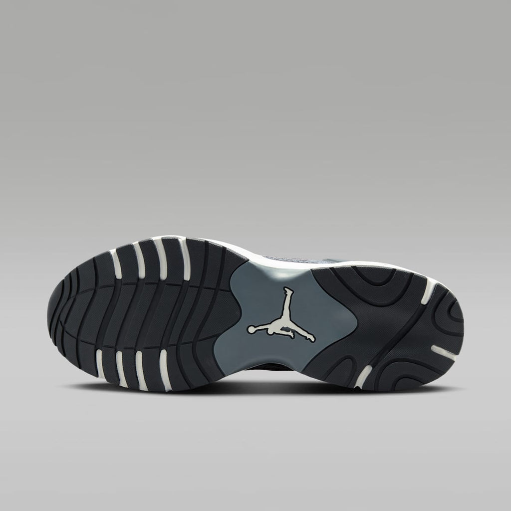 Jordan Trunner Flow Men's Shoes - Smoke Grey/Dark Smoke Grey/Iron Grey/Photon Dust - Image 2