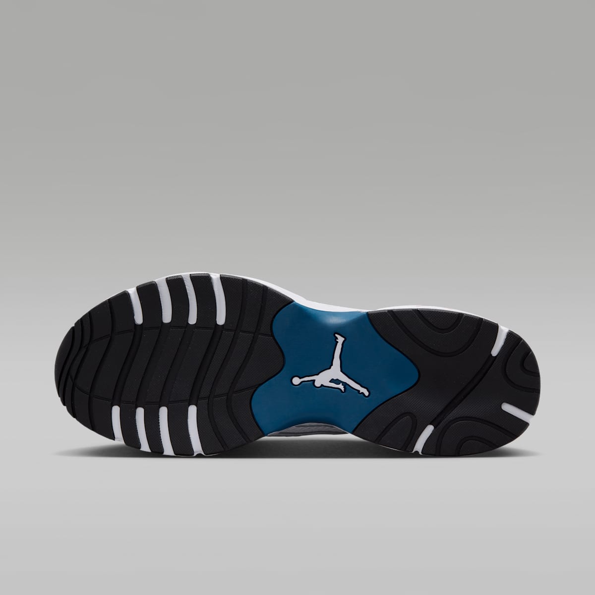 Jordan Trunner Flow Men's Shoes - White/True Blue/Black/Fire Red - Image 2