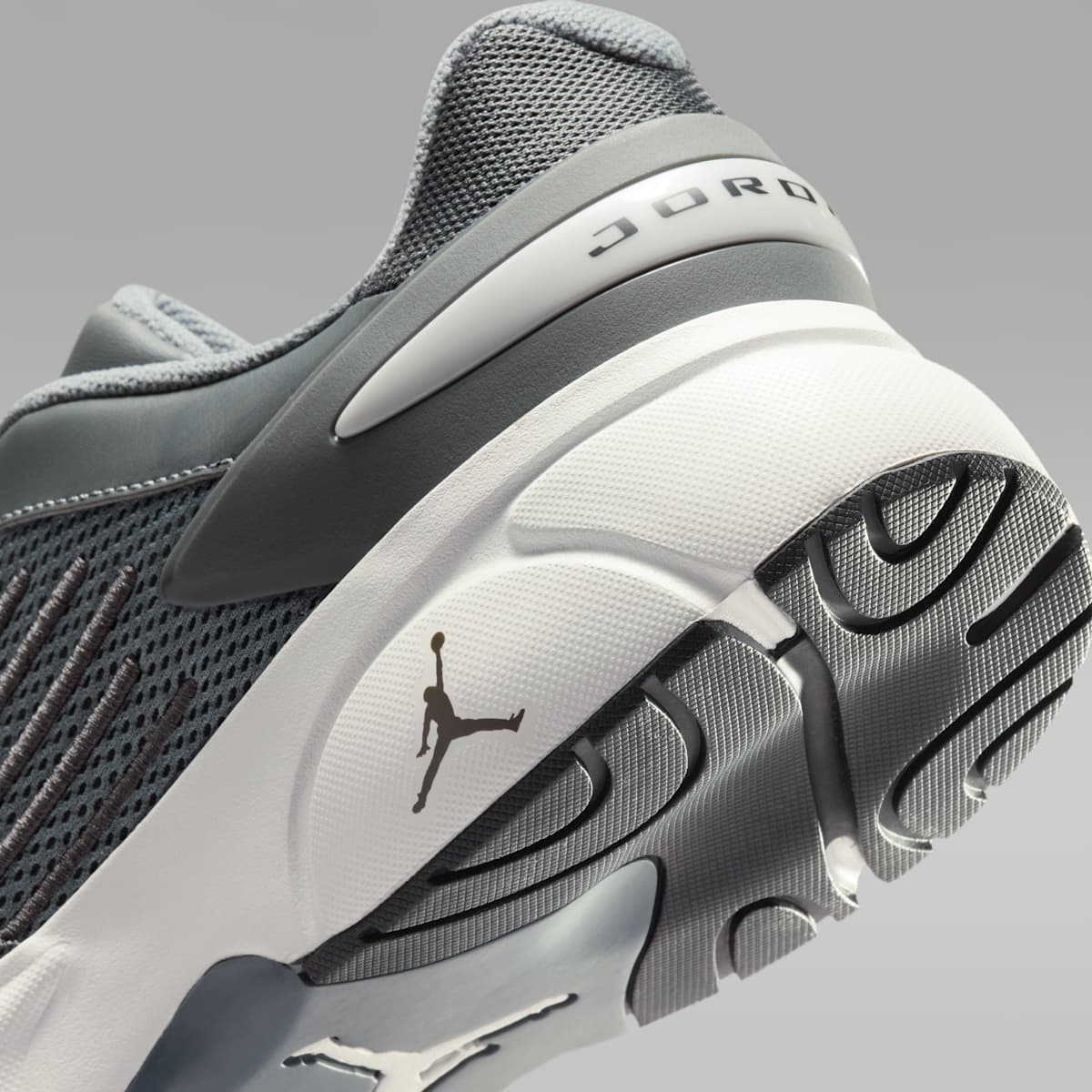 Jordan Trunner Flow Men's Shoes - Smoke Grey/Dark Smoke Grey/Iron Grey/Photon Dust - Image 8