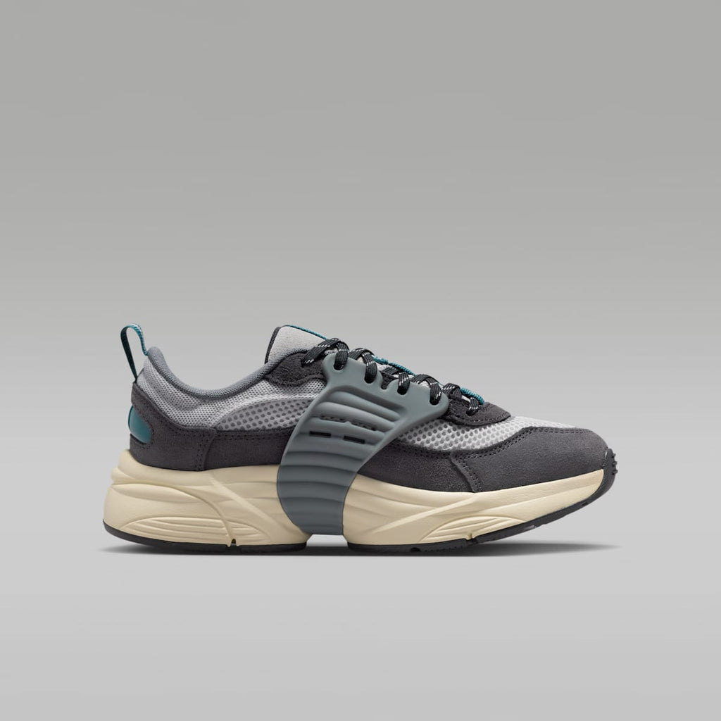 Jordan Trunner O/S Big Kids' Shoes - Photon Dust/Anthracite/Cool Grey/Ash Green - Image 3