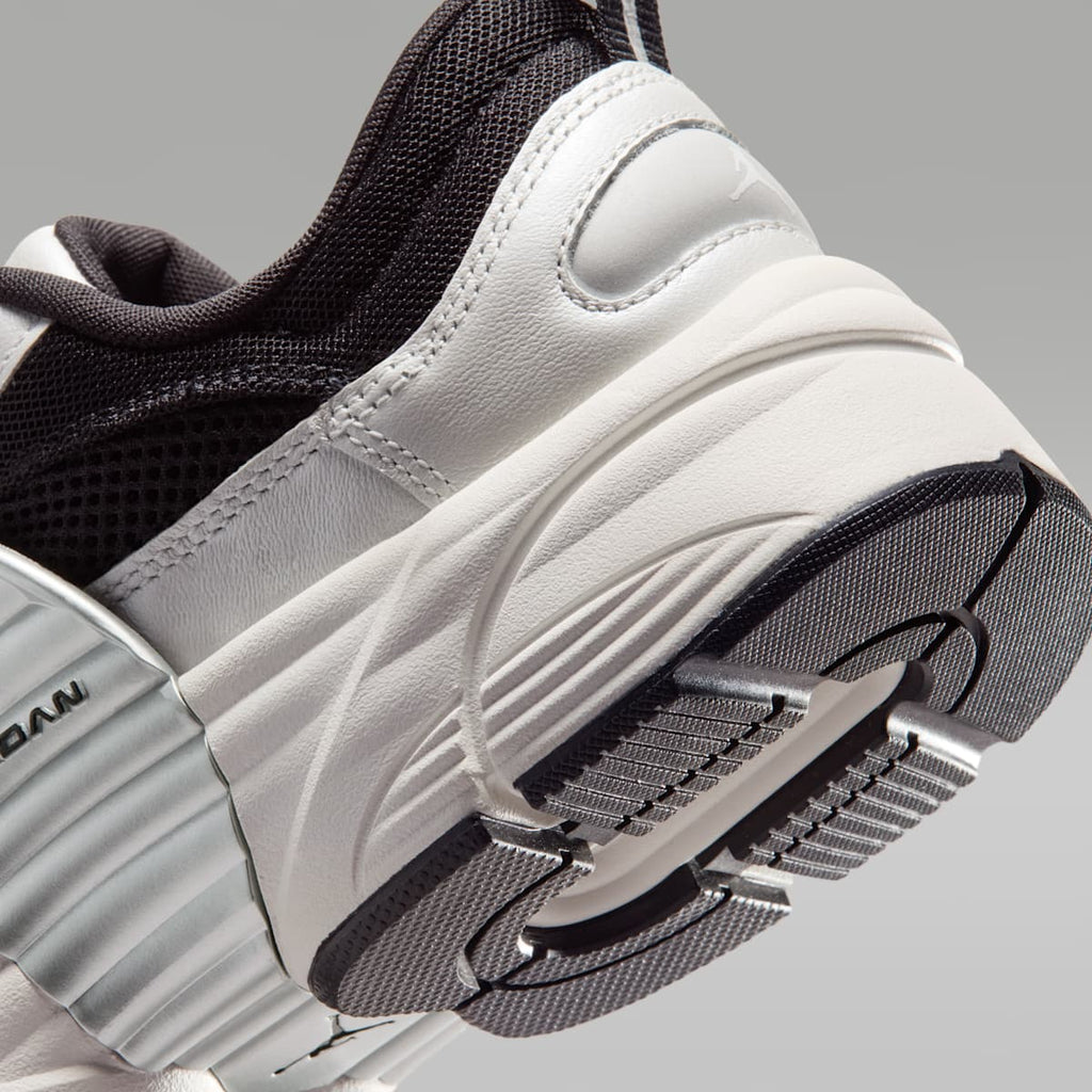 Jordan Trunner O/S Men's Shoes - Photon Dust/Black/Sail/White - Image 8