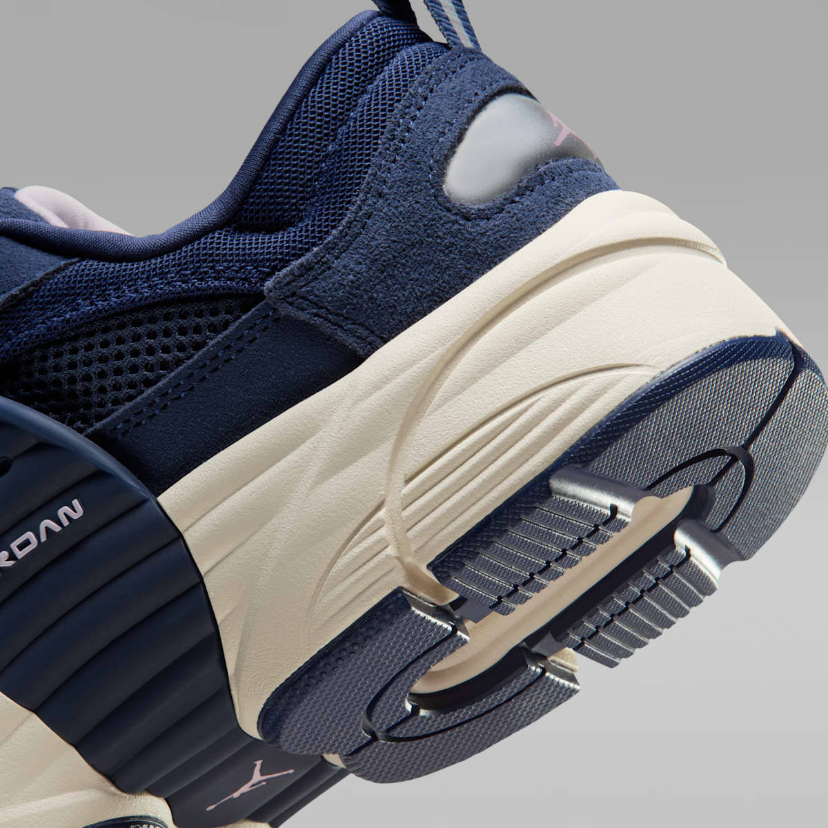 Jordan Trunner O/S Men's Shoes - Midnight Navy/Thunder Blue/Light Orewood Brown/Pink Foam - Image 8