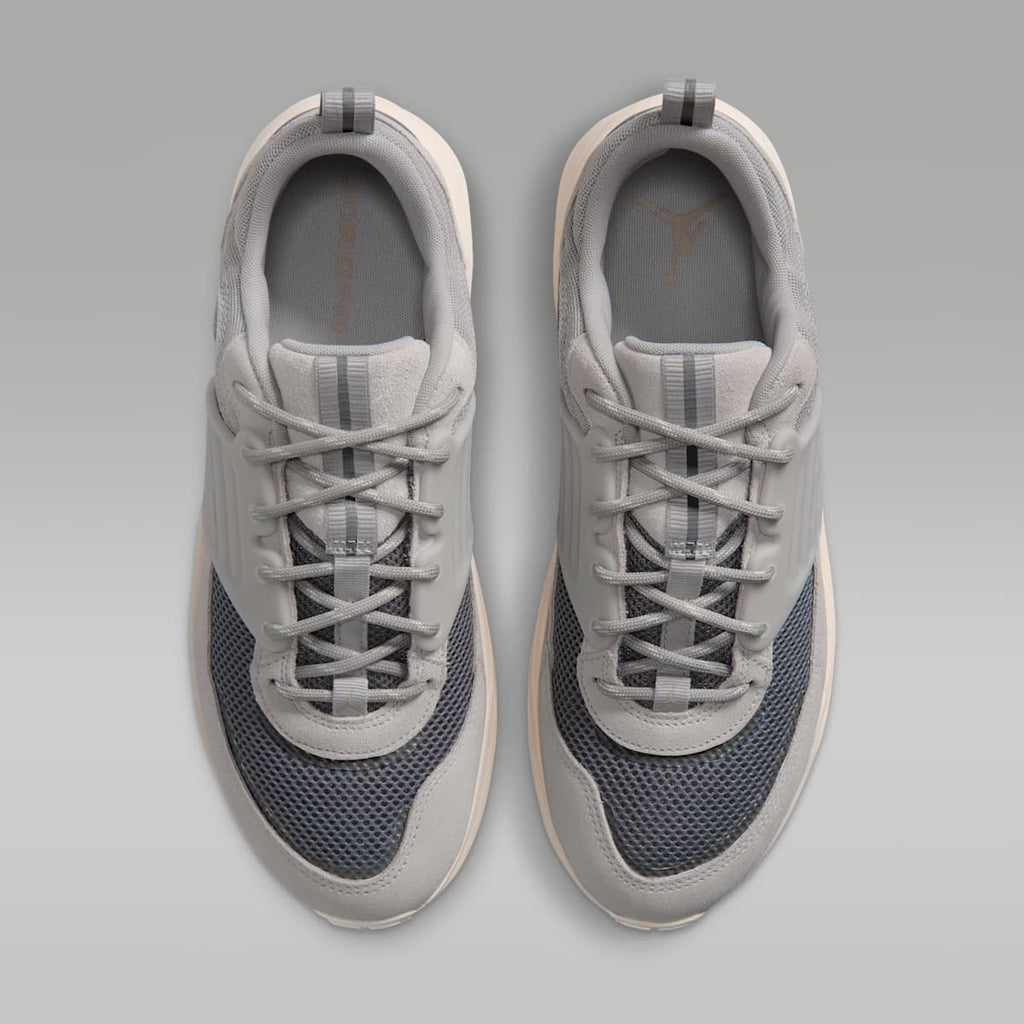 Jordan Trunner O/S Men's Shoes - Light Iron Ore/Smoke Grey/Chalk/Legend Medium Brown - Image 4