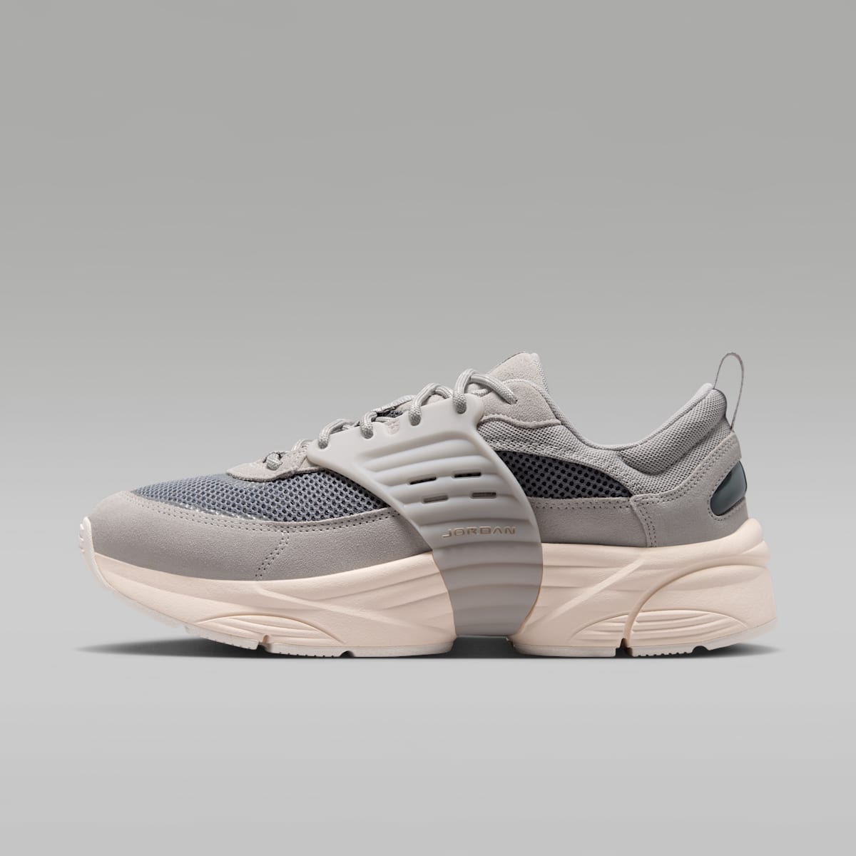 Jordan Trunner O/S Men's Shoes - Light Iron Ore/Smoke Grey/Chalk/Legend Medium Brown - Image 1