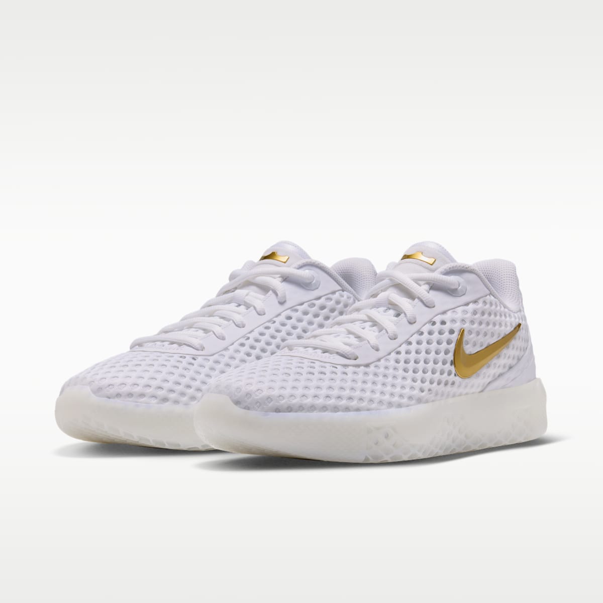 Women's LeBron Witness X Basketball Shoes - White/White/Photon Dust/Metallic Gold