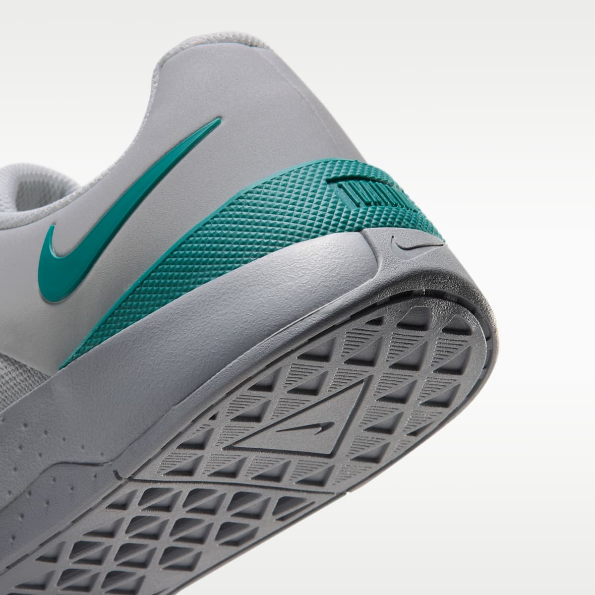 Nike MC Trainer 4 Men's Training Shoes - Grey Fog/Light Smoke Grey/Energy - Image 8