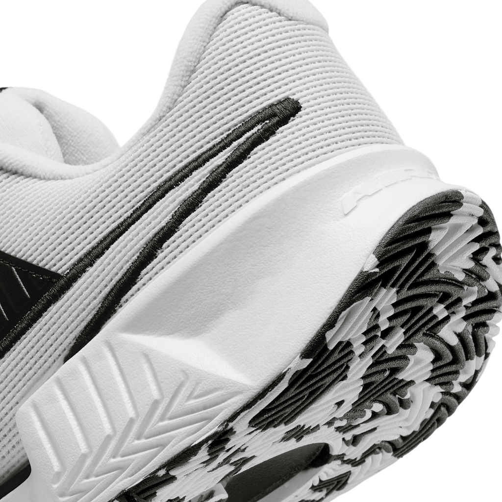 Nike Zoom Challenge Men's Pickleball Shoes - White/Black/White - Image 8