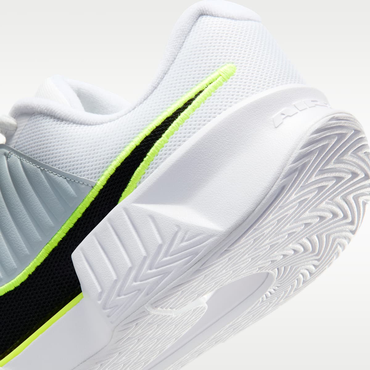 Nike GP Challenge Pro Men's Hard Court Tennis Shoes - White/Pure Platinum/Volt/Black - Image 8