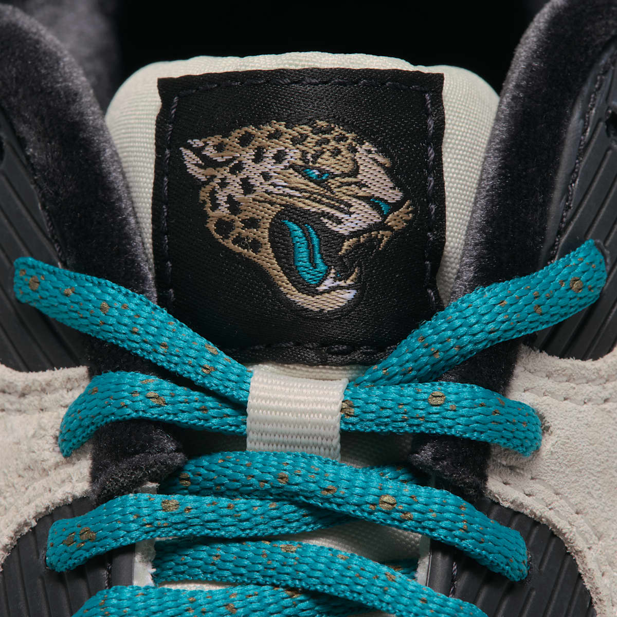 Nike Air Max 90 (Jacksonville Jaguars) Men's NFL Shoes - Natural/Black/Metallic Gold - Image 9