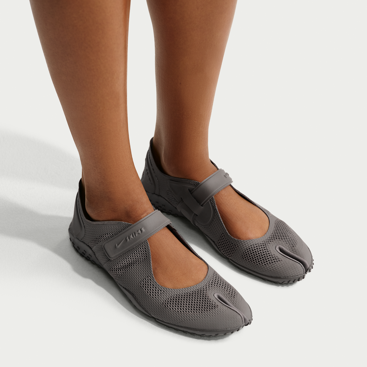 NikeSKIMS Rift Mesh Women's Shoes - Cave Stone/Medium Ash/Cave Stone