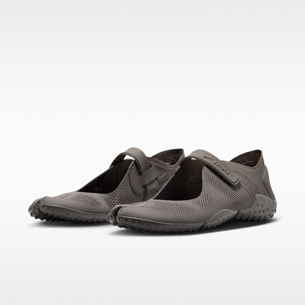 NikeSKIMS Rift Mesh Women's Shoes - Cave Stone/Medium Ash/Cave Stone