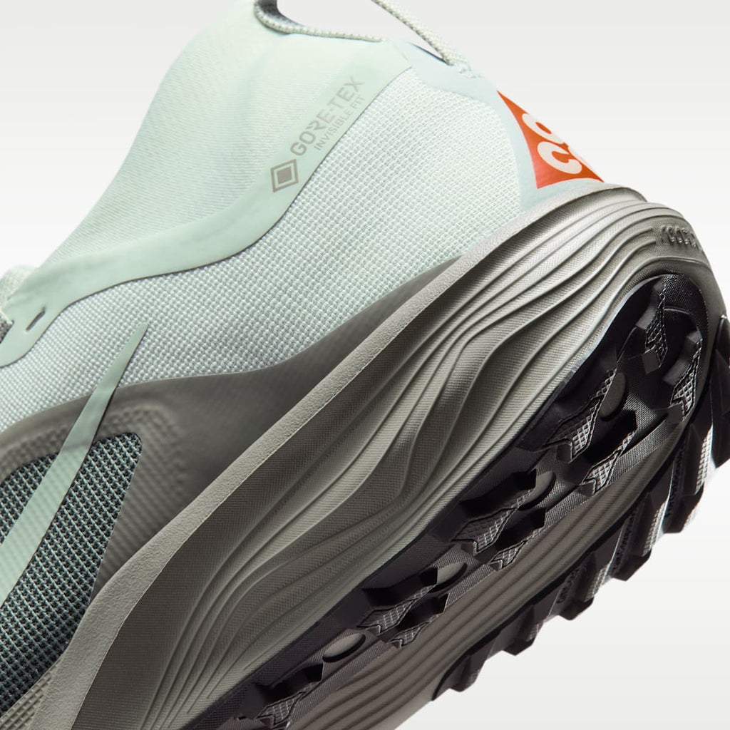ACG Pegasus Trail GORE-TEX Men's Waterproof Trail Running Shoes - Light Silver/Light Army/Safety Orange/Light Silver - Image 9