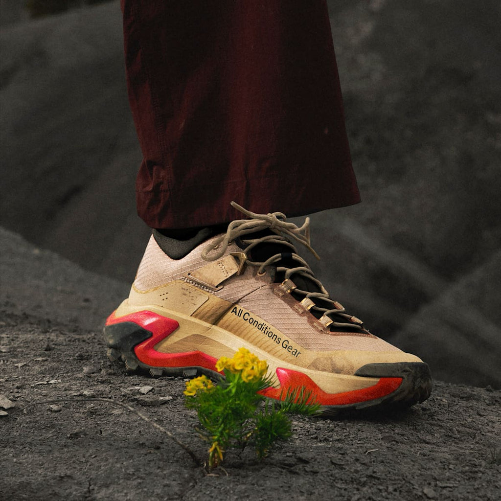 ACG Zegama Hike Men's Hiking Shoes - British Khaki/Linen/Light Crimson/British Khaki - Image 9