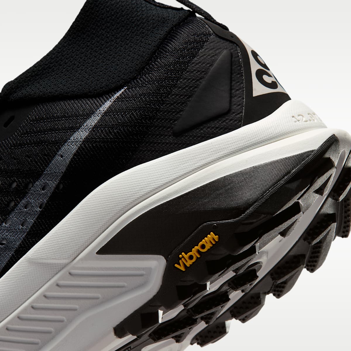 ACG Zegama Trail Men's Trail Running Shoes - Black/Safety Orange/Anthracite/Summit White - Image 8