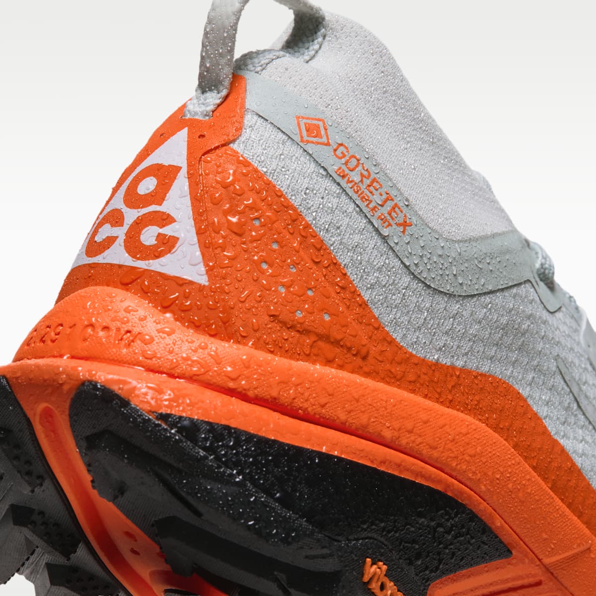 ACG Zegama Trail GORE-TEX Men's Waterproof Trail Running Shoes - Light Silver/Safety Orange/Black/Summit White - Image 10
