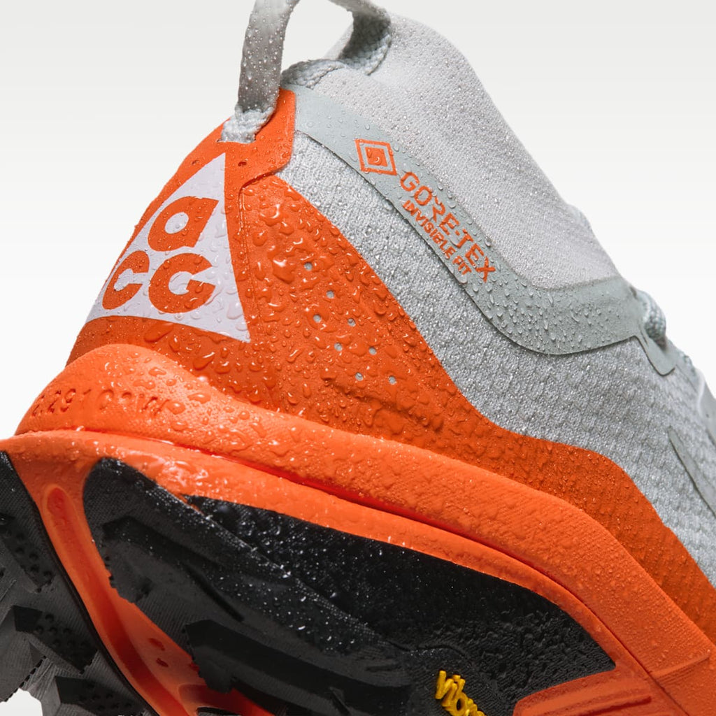 ACG Zegama Trail GORE-TEX Men's Waterproof Trail Running Shoes - Light Silver/Safety Orange/Black/Summit White - Image 9