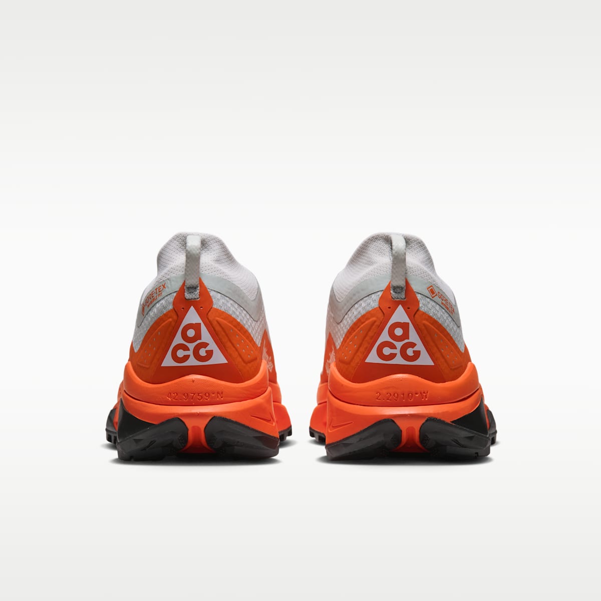 ACG Zegama Trail GORE-TEX Men's Waterproof Trail Running Shoes - Light Silver/Safety Orange/Black/Summit White - Image 6
