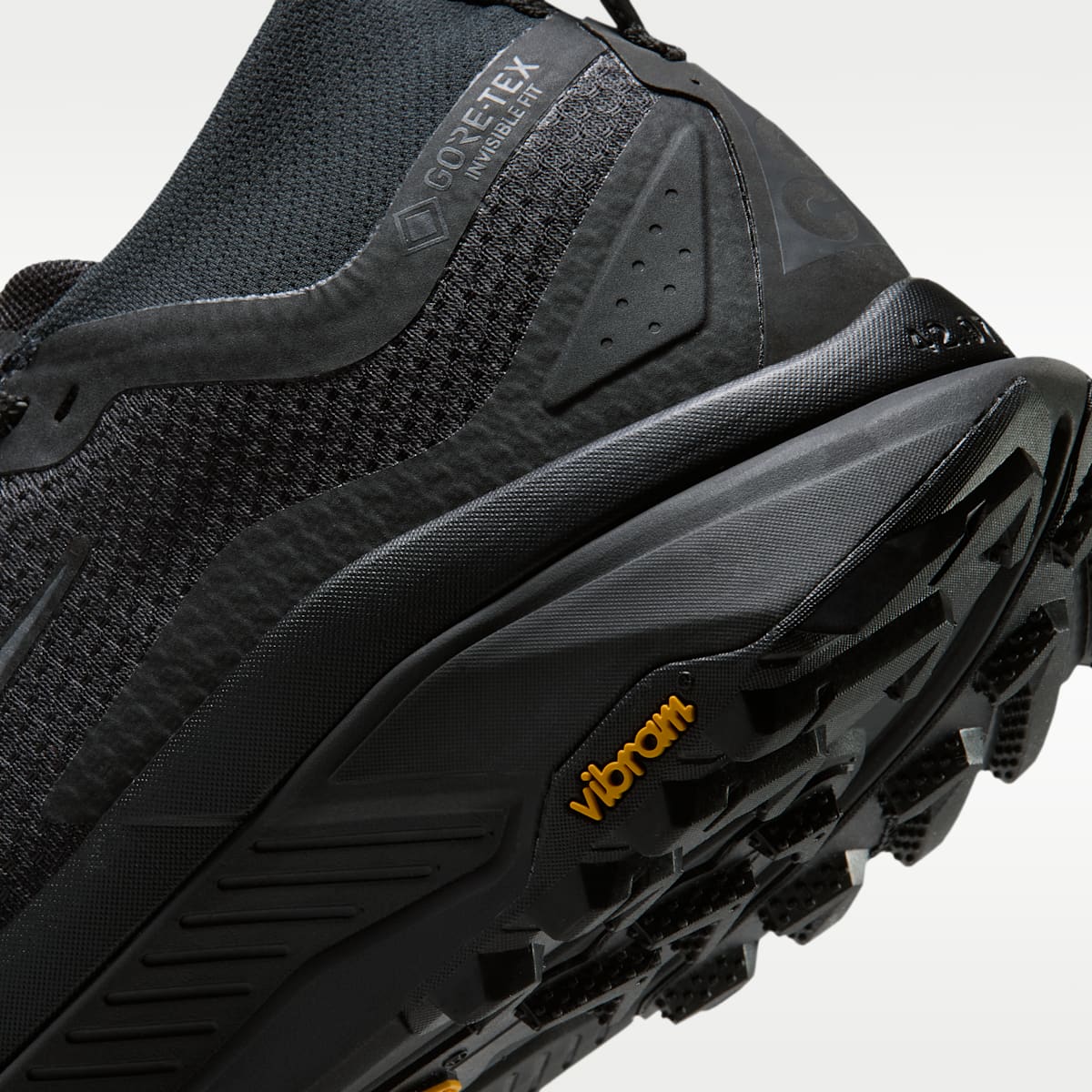 ACG Zegama Trail GORE-TEX Men's Waterproof Trail Running Shoes - Black/Anthracite - Image 8