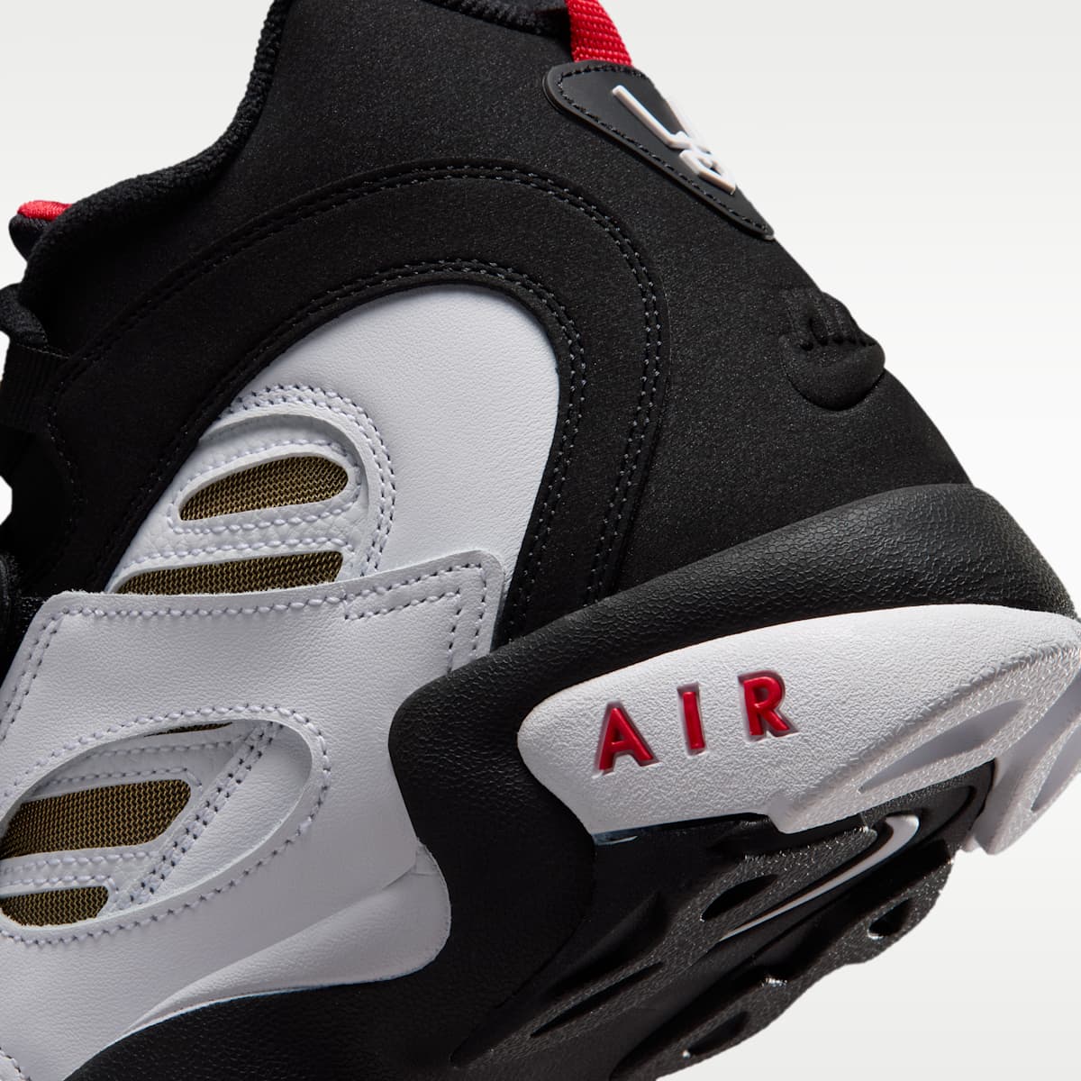 Nike Air Diamond Turf 2 Men's Shoes - Black/Fire Red/Metallic Gold/White - Image 8