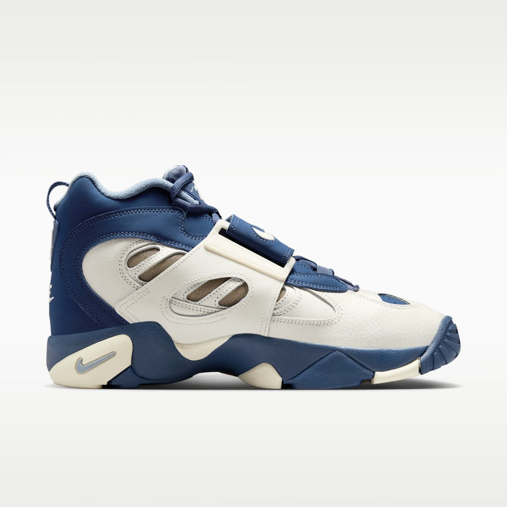 Nike Air Diamond Turf 2 Men's Shoes - Sail/Blue Grey/Metallic Gold/Mystic Navy - Image 3