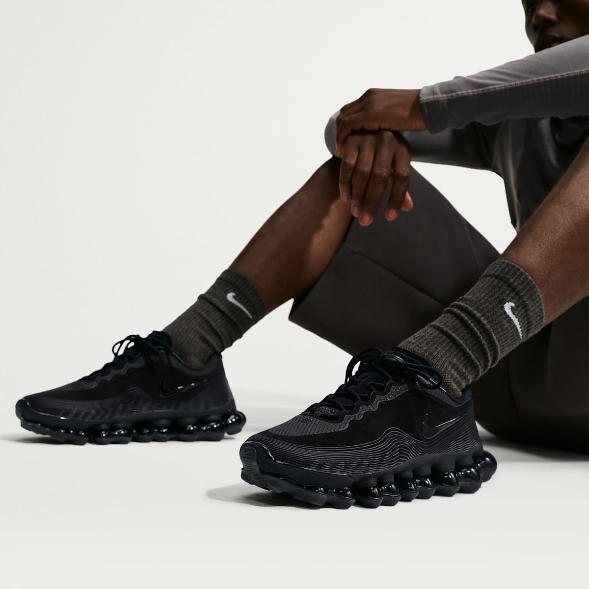 Nike Air Liquid Max Men's Shoes - Black/Anthracite/Smoke Grey/Black - Image 9
