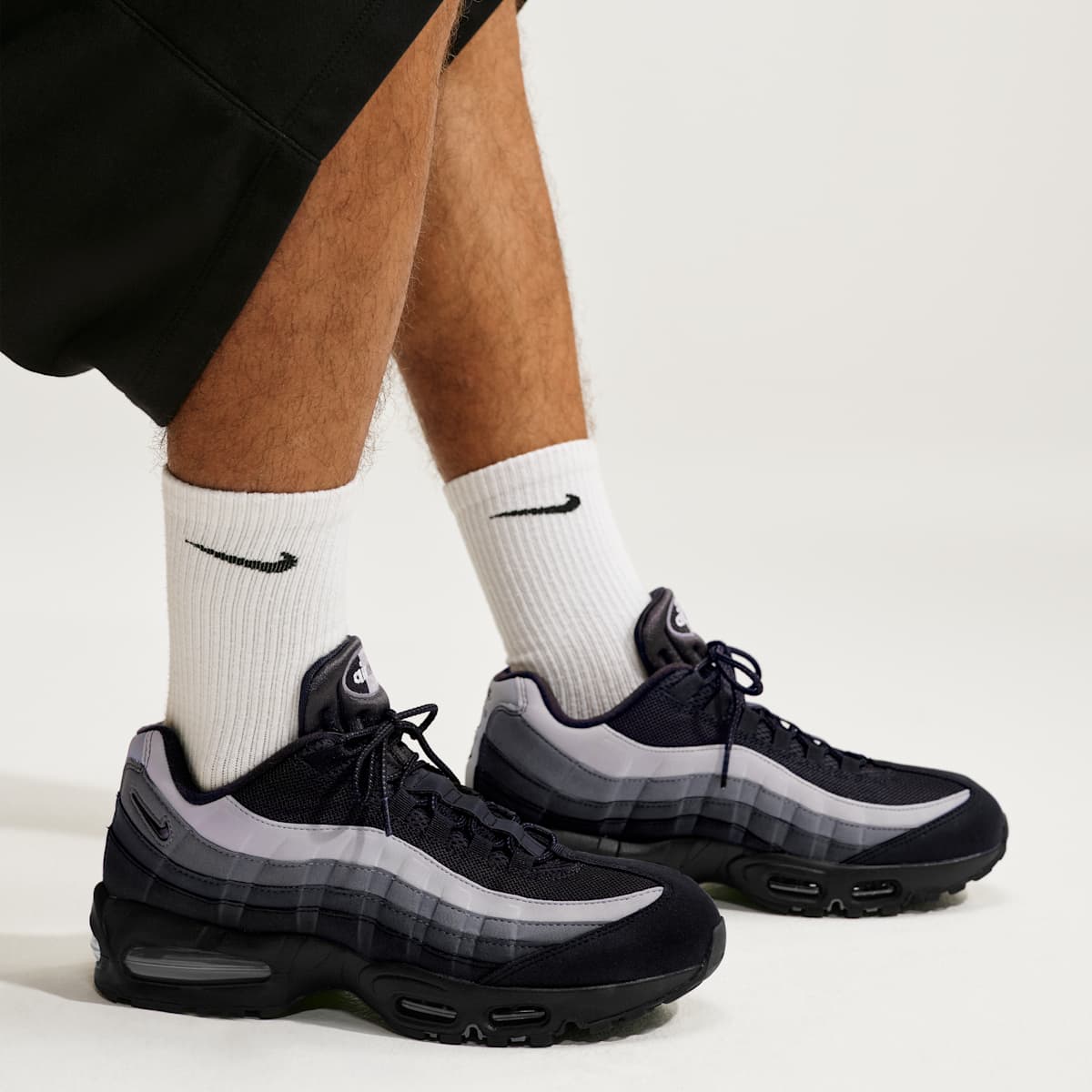 Nike Air Max 95 Big Bubble Premium Men's Shoes - Black/Dark Smoke Grey/Smoke Grey/Canyon Purple - Image 9