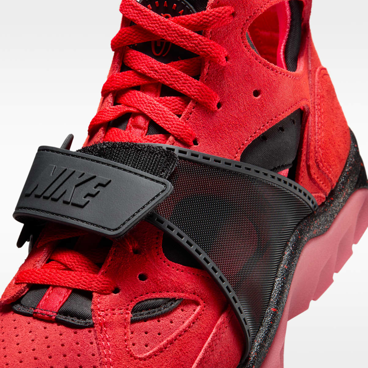 Nike Air Trainer Huarache Men's Shoes - Challenge Red/Challenge Red/Challenge Red/Black - Image 7