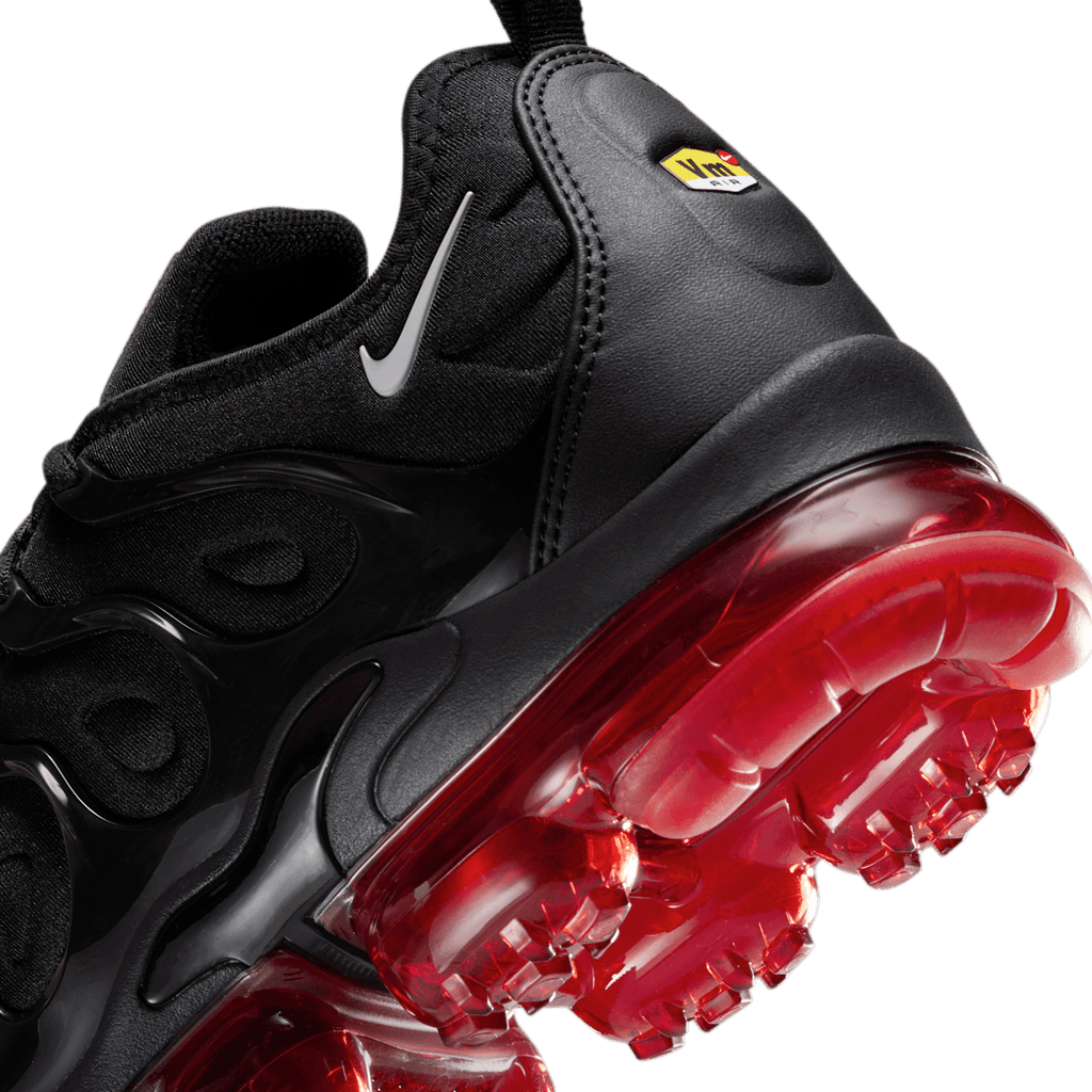 Nike Air VaporMax Plus Men's Shoes - Black/Magma Orange/University Red/Light Smoke Grey - Image 8