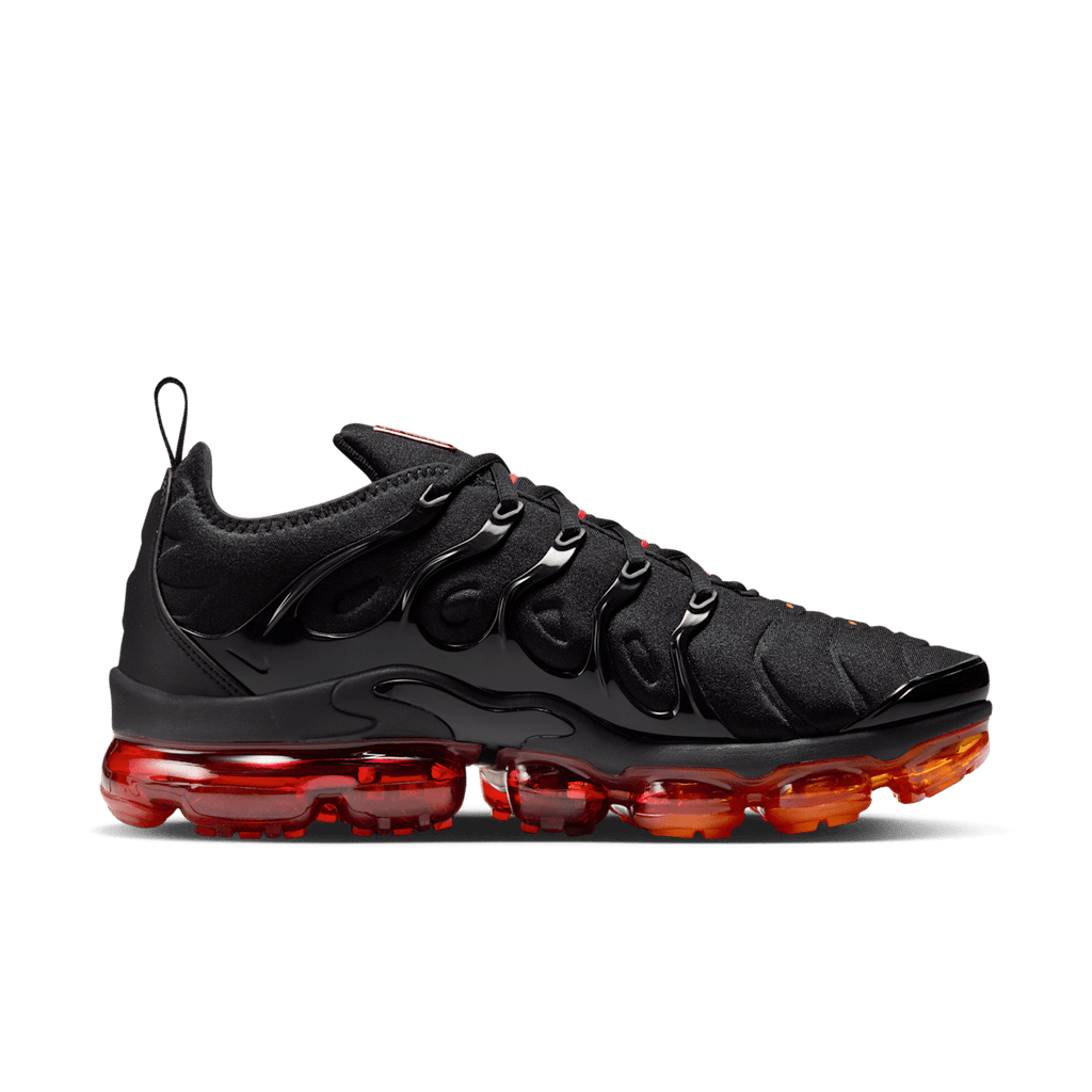 Nike Air VaporMax Plus Men's Shoes - Black/Magma Orange/University Red/Light Smoke Grey - Image 3