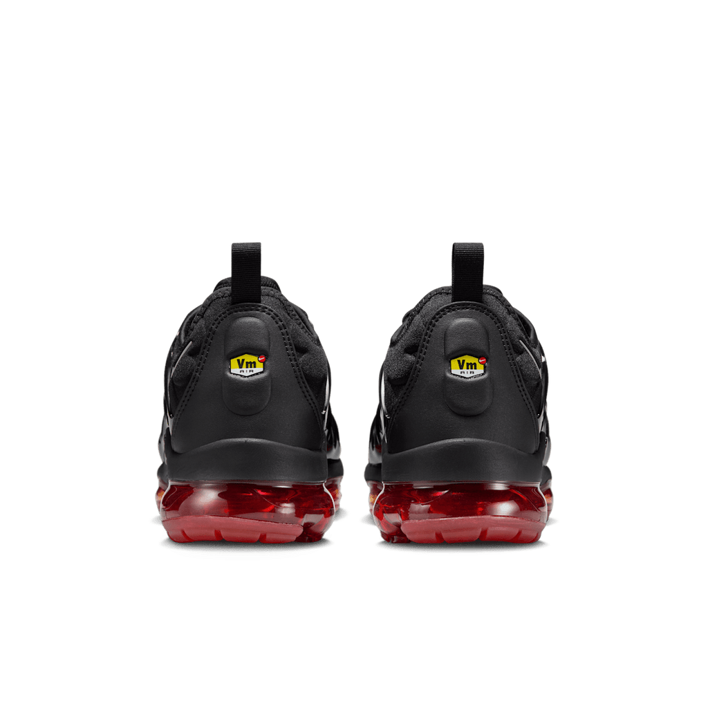 Nike Air VaporMax Plus Men's Shoes - Black/Magma Orange/University Red/Light Smoke Grey - Image 6