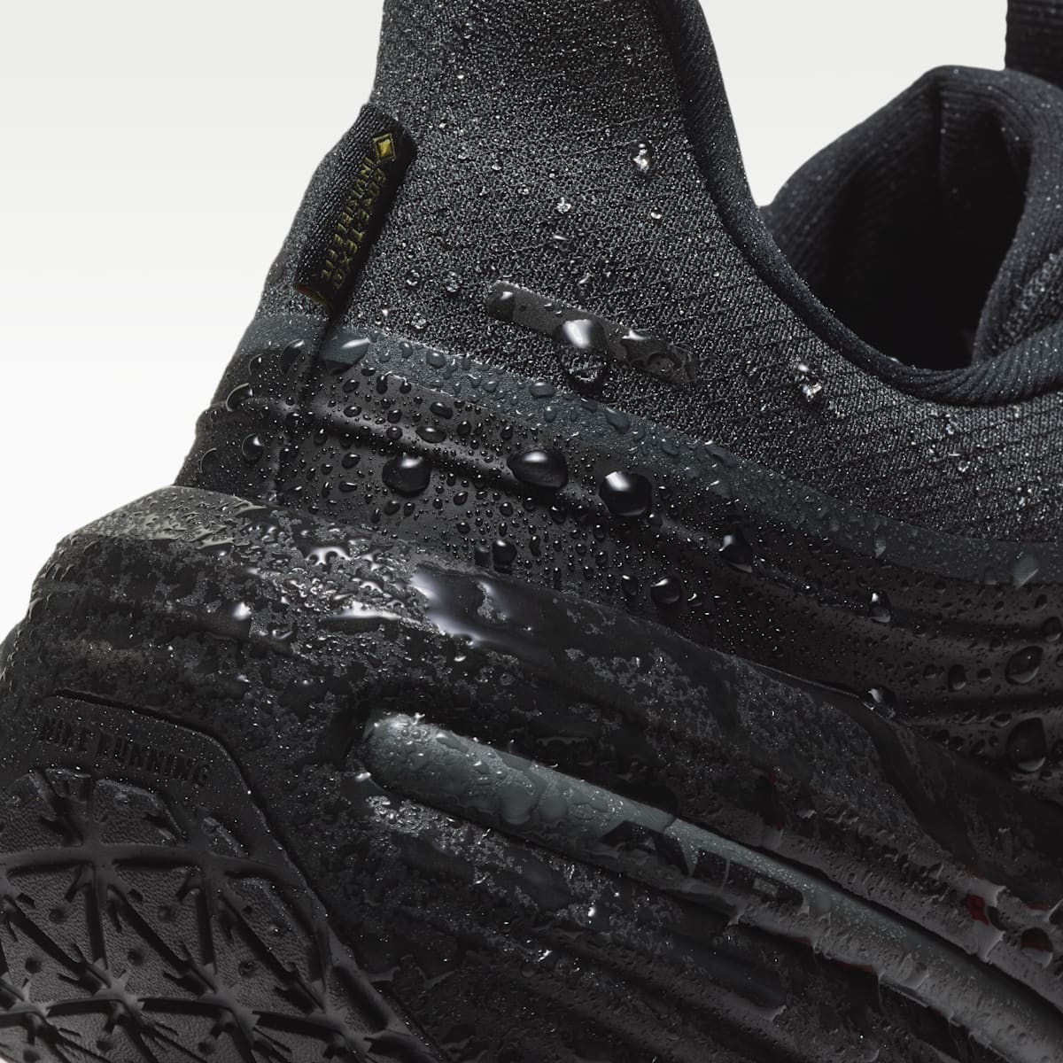 Nike Winflo 12 GORE-TEX Men's Waterproof Road Running Shoes - Black/Black/Dark Smoke Grey - Image 9