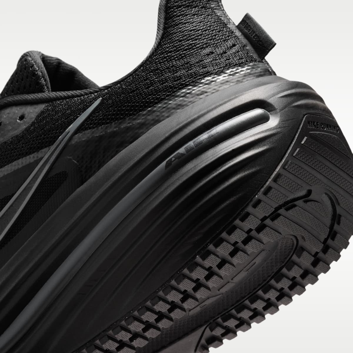 Nike Winflo 12 Men's Road Running Shoes - Black/Dark Smoke Grey/Black - Image 8