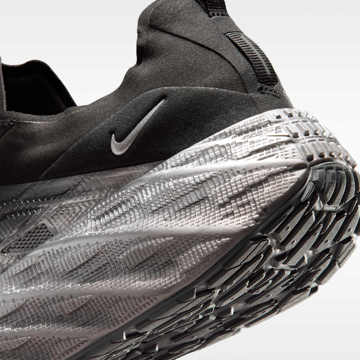 Nike Ava Edge Men's Shoes - Black/Metallic Silver - Image 8