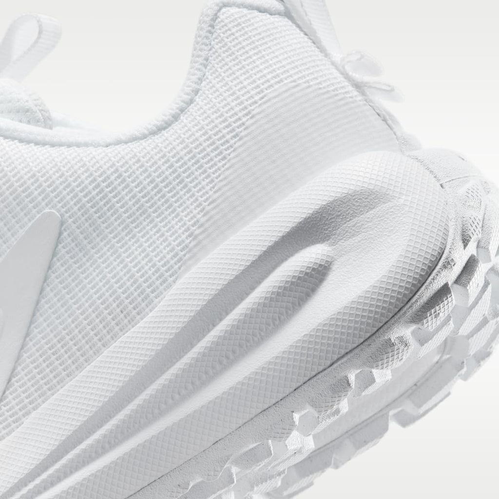 Nike Cross Turf Big Kids' Shoes - White/Black