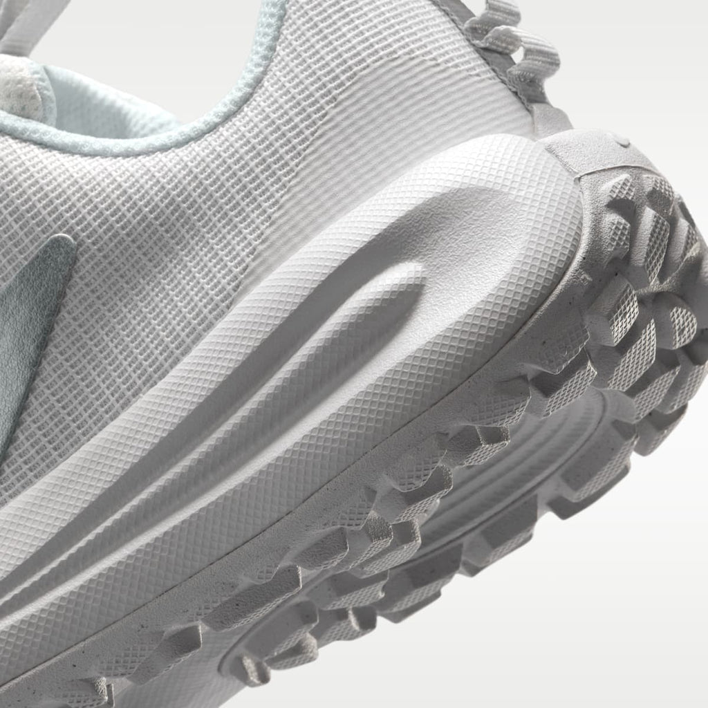 Nike Cross Turf Big Kids' Shoes - Photon Dust/Vast Grey/Metallic Silver