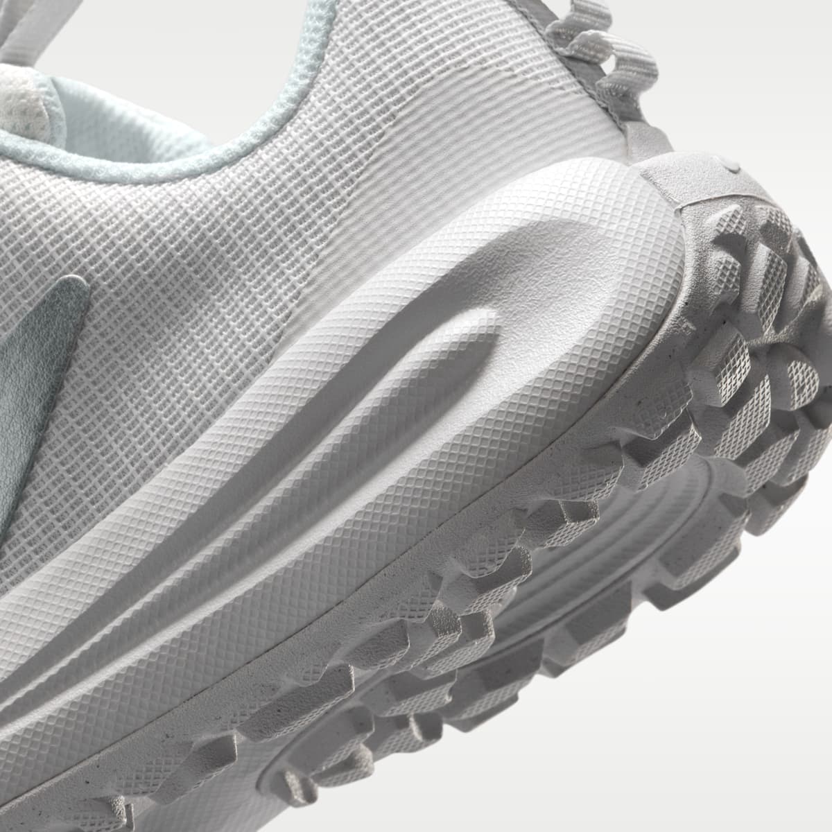 Nike Cross Turf Big Kids' Shoes - Photon Dust/Vast Grey/Metallic Silver