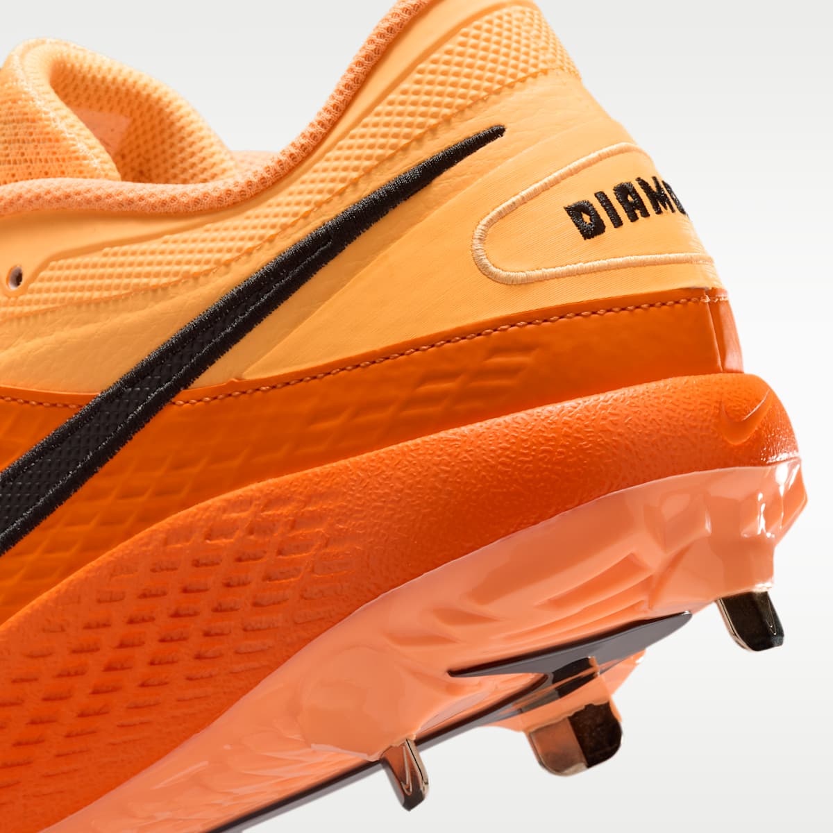 Women's Nike Diamond Gamer MTL Baseball Shoes - Melon Tint/Bright Mandarin/Peach Cream/Black