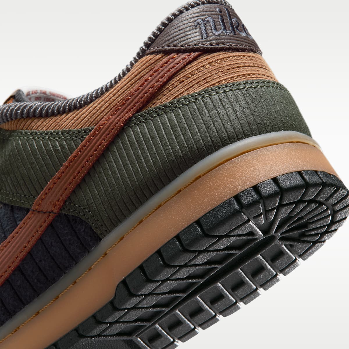 Nike Dunk Low Retro Premium Men's Shoes - Light British Tan/Cargo Khaki/Baroque Brown/Cinnamon - Image 8