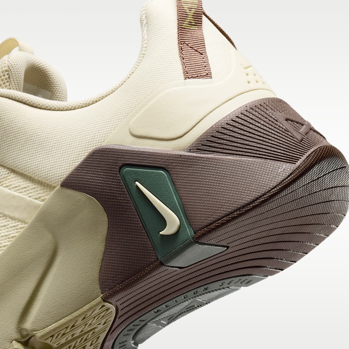 Nike Free Metcon 7 Men's Training Shoes - Light Khaki/Light Chocolate/Neutral Olive/Light Khaki - Image 8