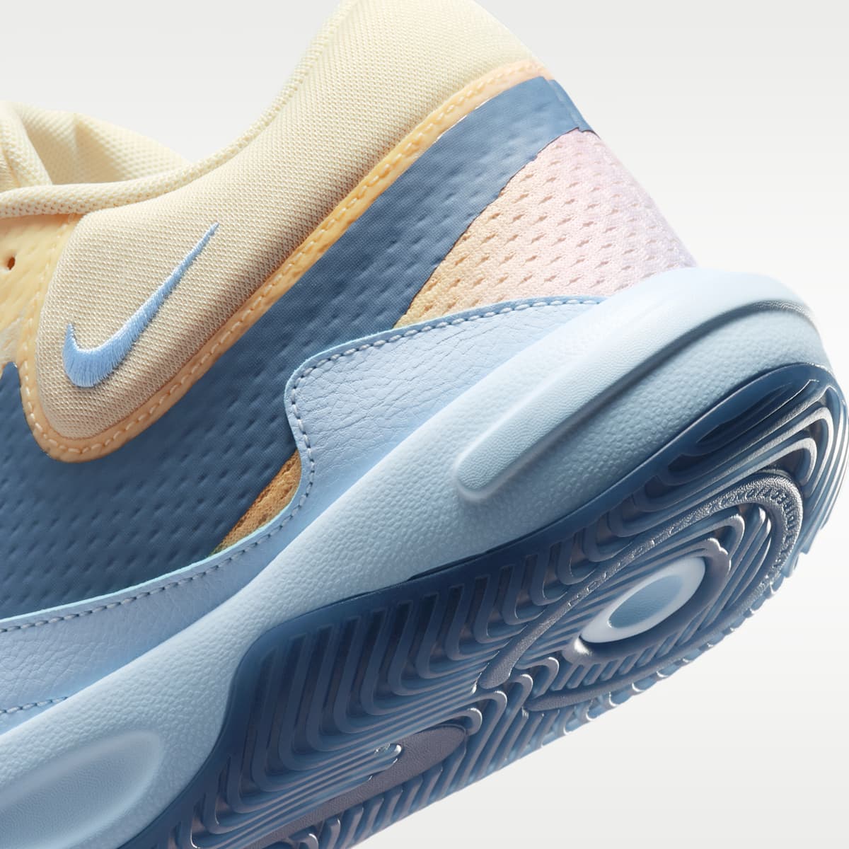Nike Hyperquick SE Volleyball Shoes - Coconut Milk/Hydrogen Blue/Diffused Blue - Image 8