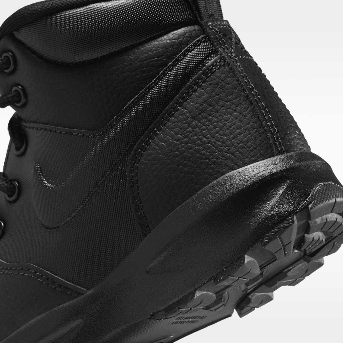 Nike Manoa 17 Little Kid's Boots - Black/Black/Black - Image 8