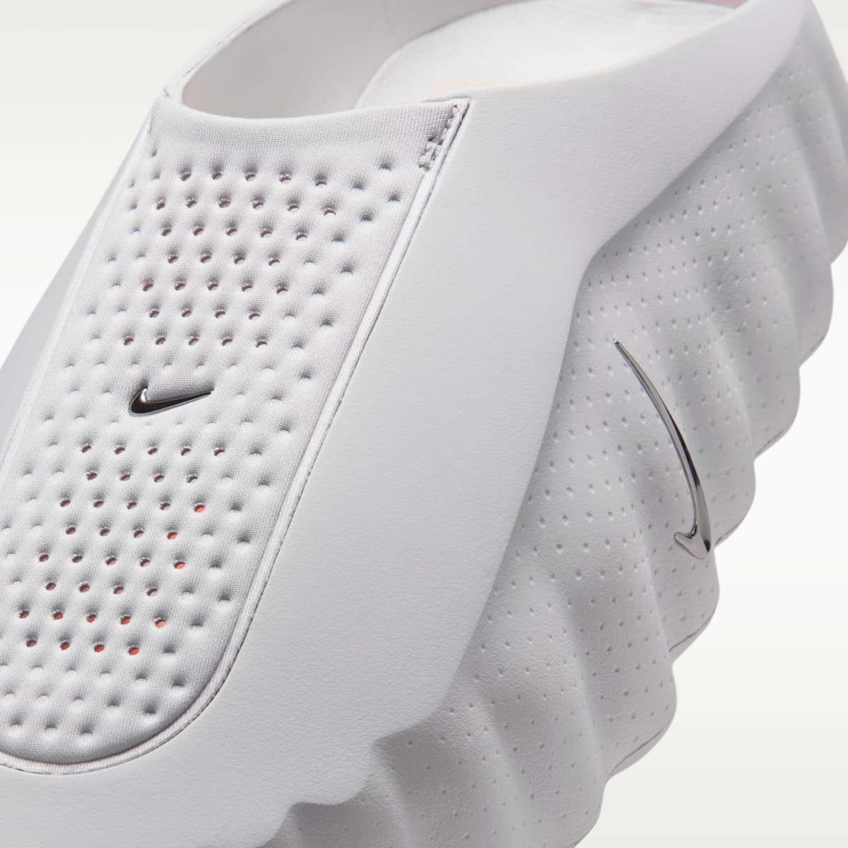 Nike Mind 001 Men's Pregame Mules - Light Smoke Grey/Photon Dust/Hyper Crimson/Chrome - Image 7