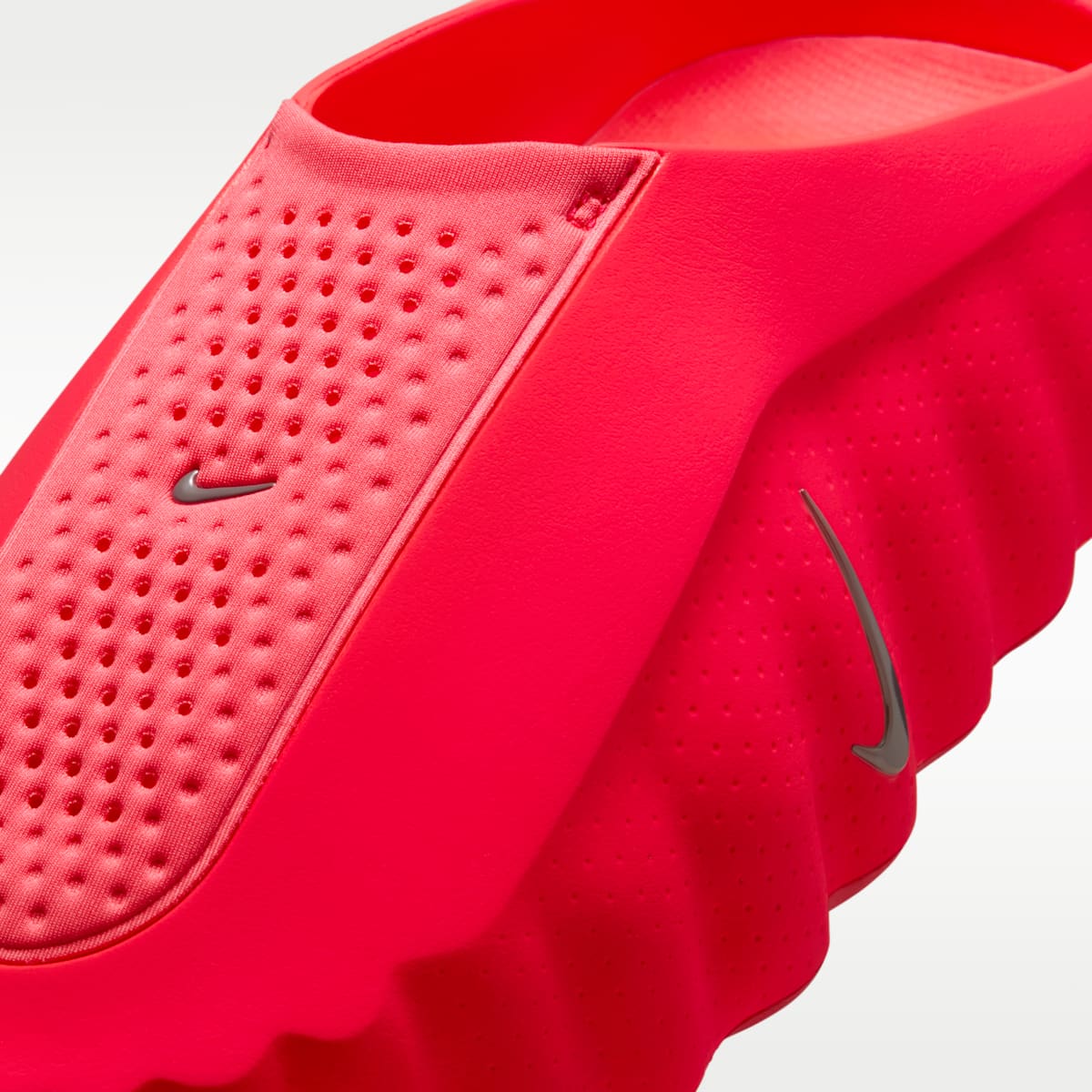 Nike Mind 001 Men's Pregame Mules - Solar Red/Hyper Crimson/Black/Chrome - Image 7