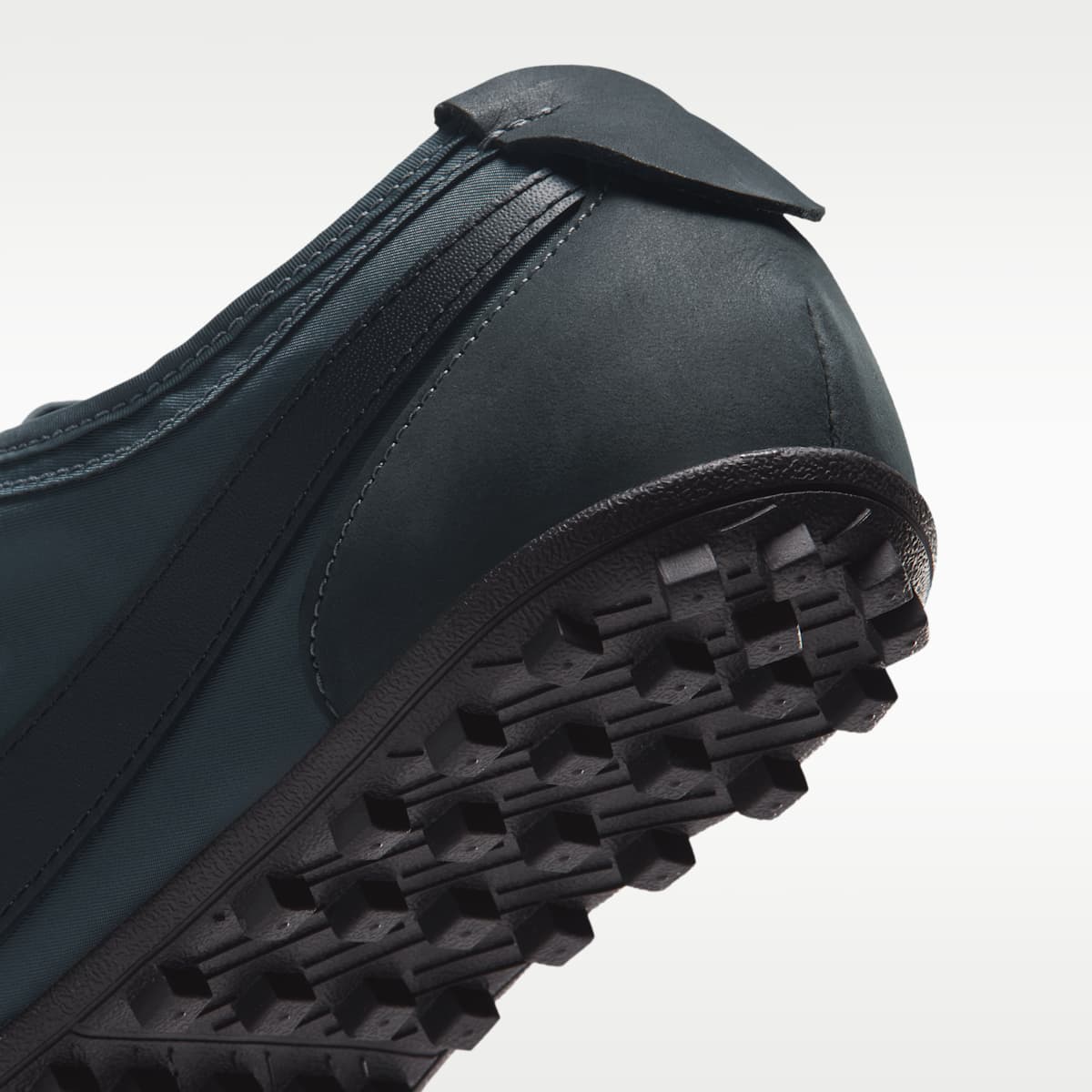 Nike Moon Shoe OG Men's Shoes - Anthracite/Anthracite/Safety Orange/Black - Image 8