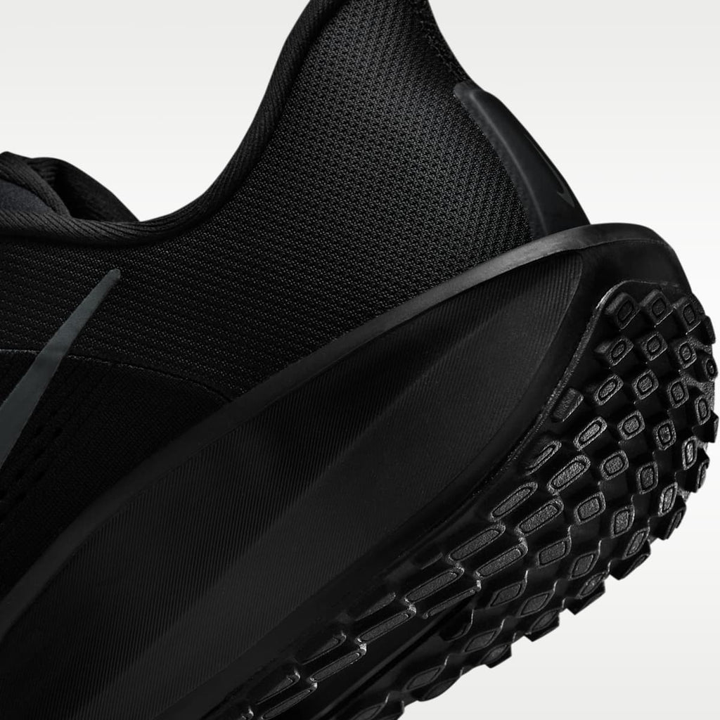 Nike Quest 6 Men's Road Running Shoes - Black/Dark Smoke Grey - Image 8
