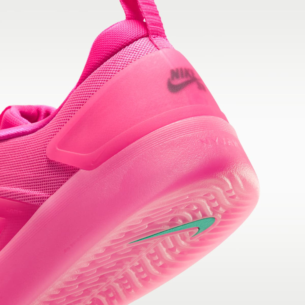 Women's Nike SB Zoom Nyjah 4 Skate Shoes - Hyper Pink/Hyper Pink/Pinksicle/Black