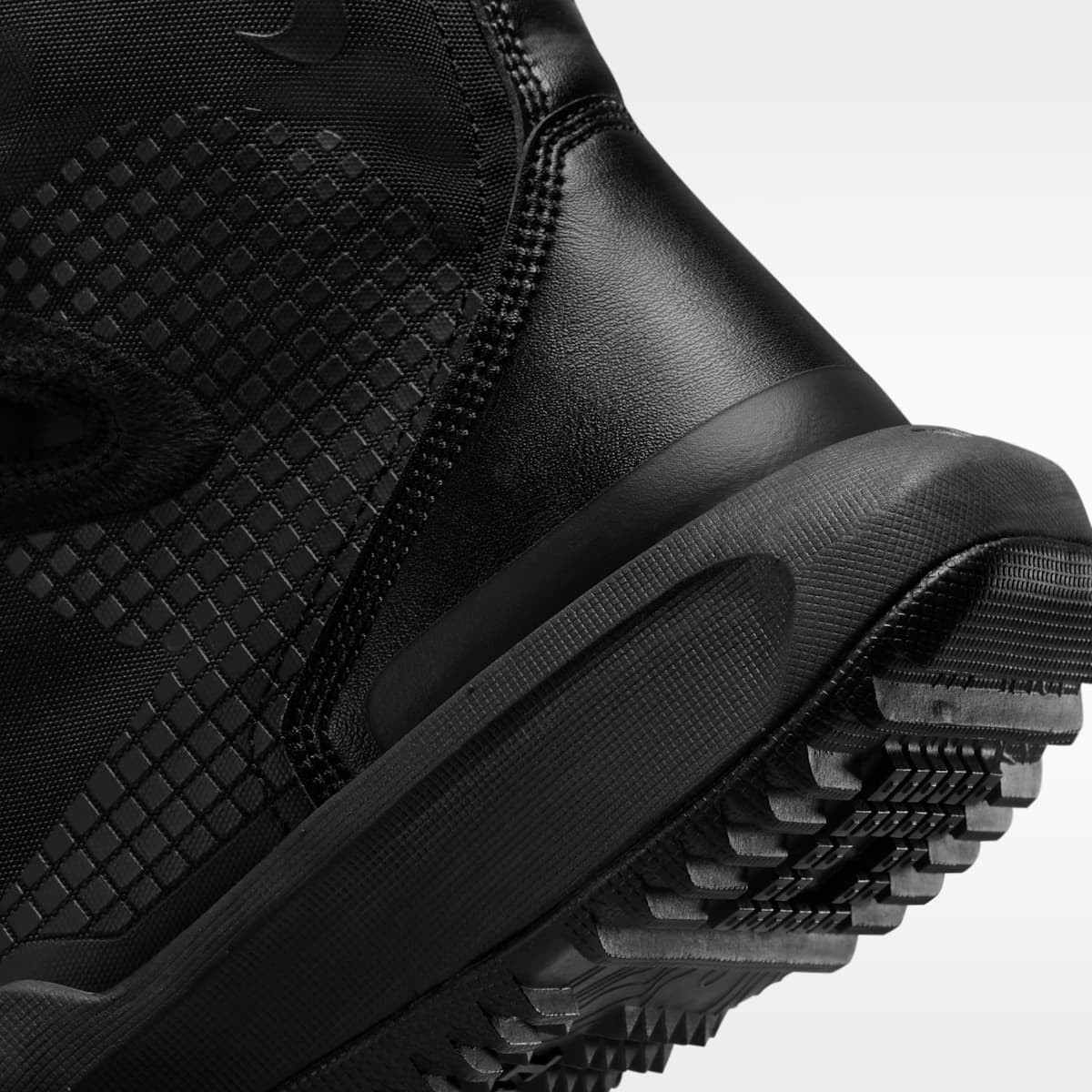 Nike SFB B2 Men's Boots - Black/Black - Image 7