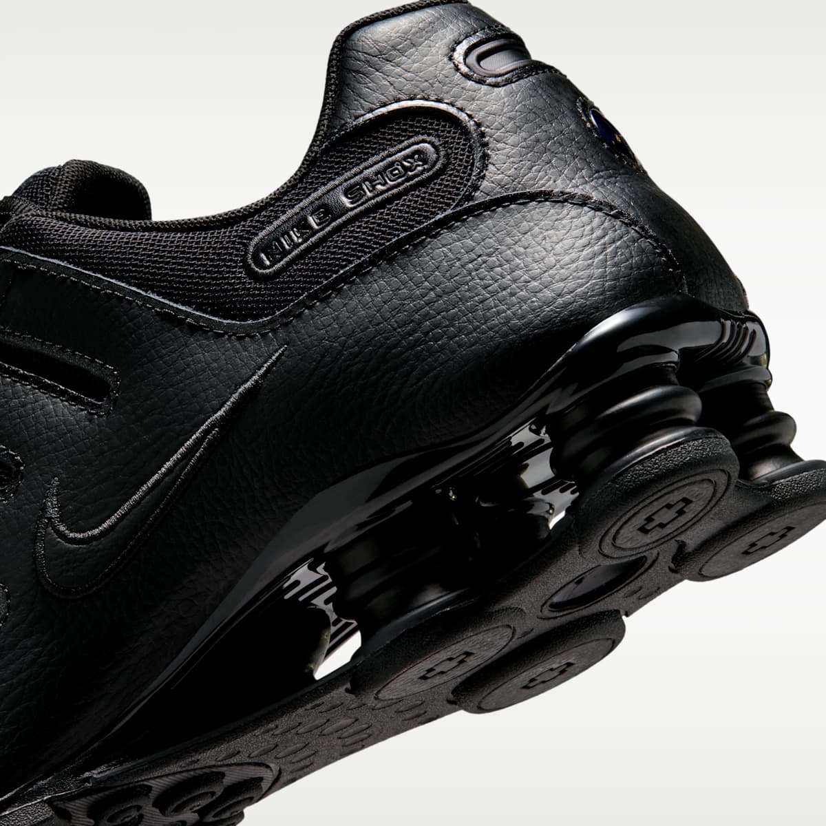 Nike Shox NZ Men's Shoes - Black/Black/Black - Image 8